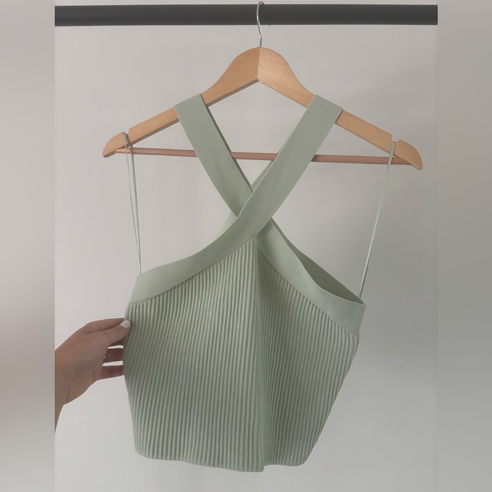 Dry Goods crossover light green tank top. Women’s size medium.